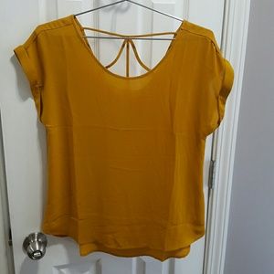 Classy mustard top